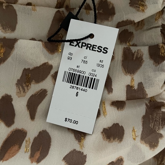 Express Ruffle Skirt - Picture 2 of 3